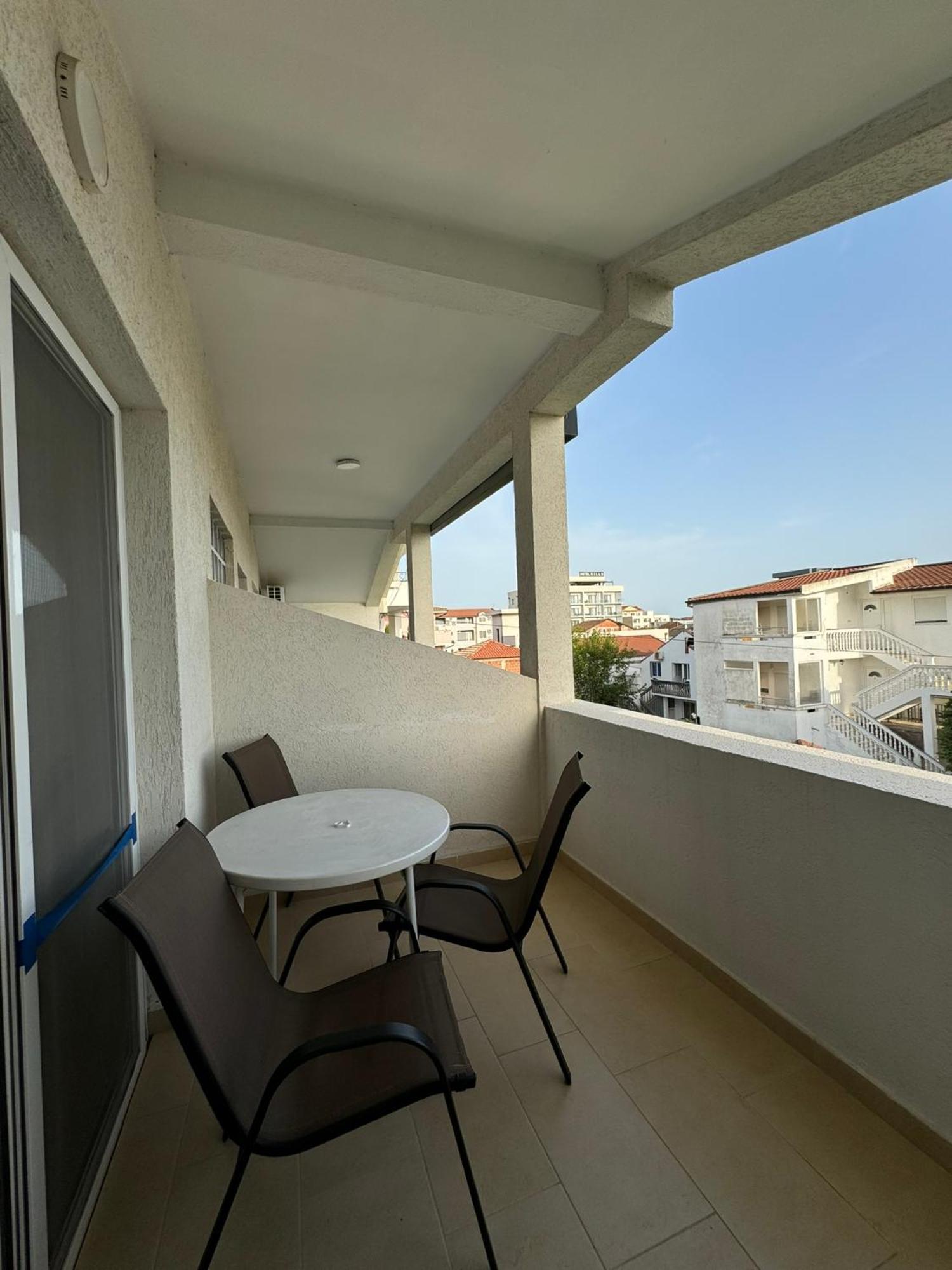 Berin Apartments Улцинь Екстер'єр фото
