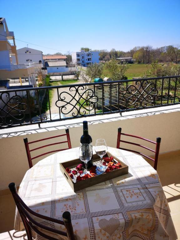 Berin Apartments Улцинь Екстер'єр фото