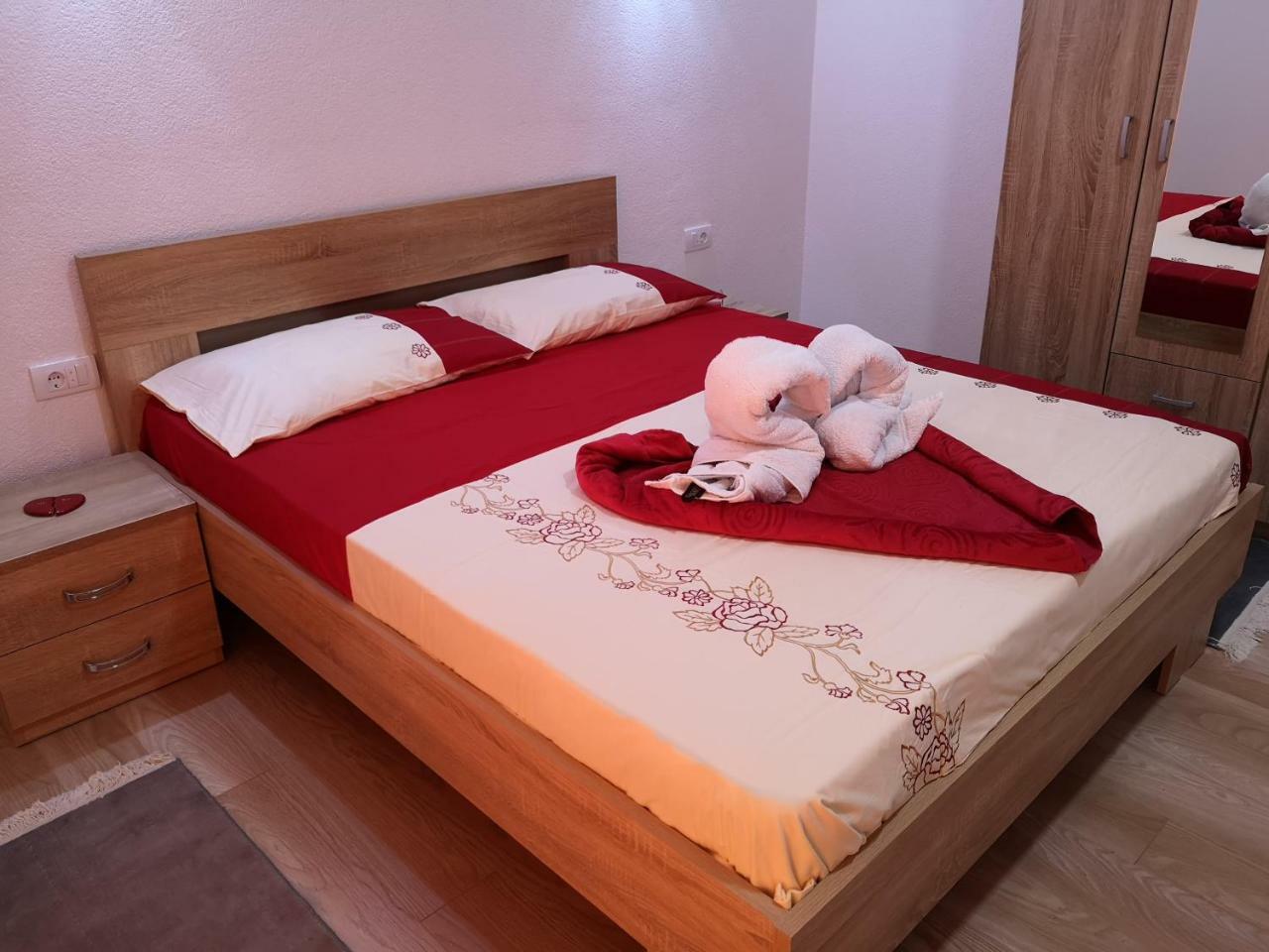 Berin Apartments Улцинь Екстер'єр фото